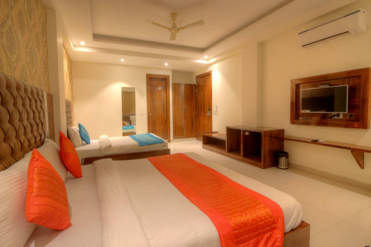 Hotel The Vegas Delhi Airport- A Boutique Hotel New Delhi Exterior photo
