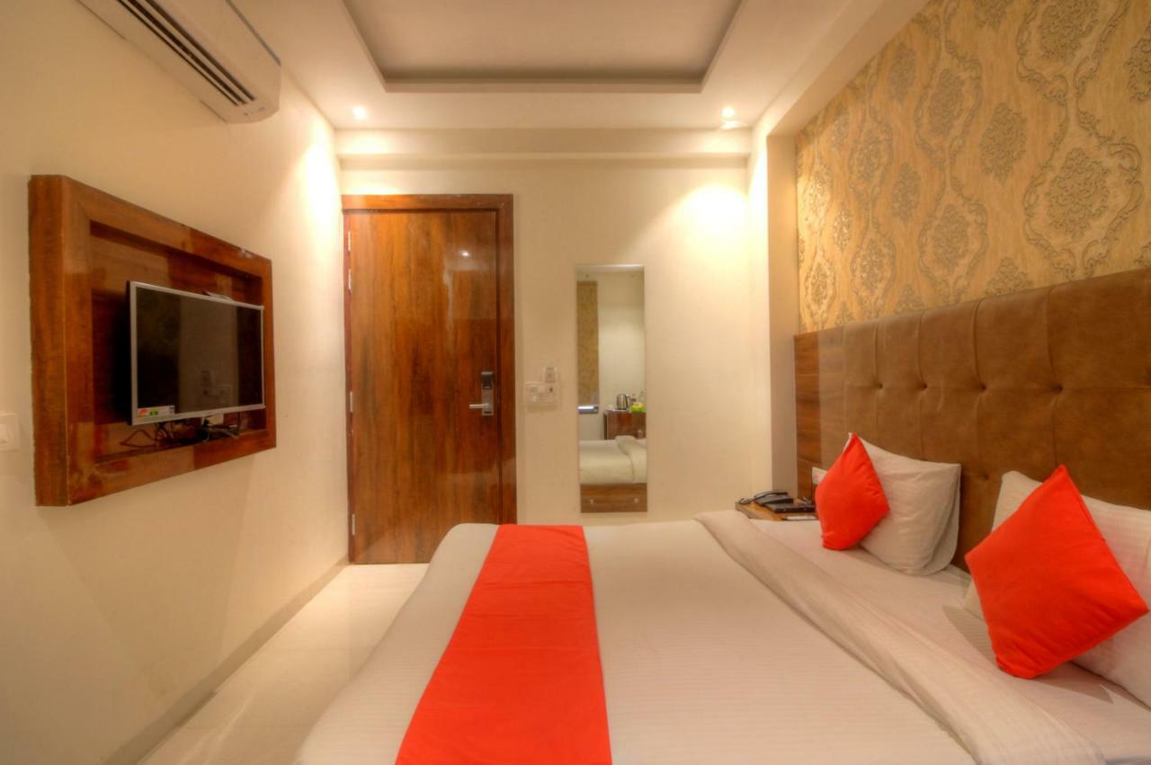 Hotel The Vegas Delhi Airport- A Boutique Hotel New Delhi Exterior photo