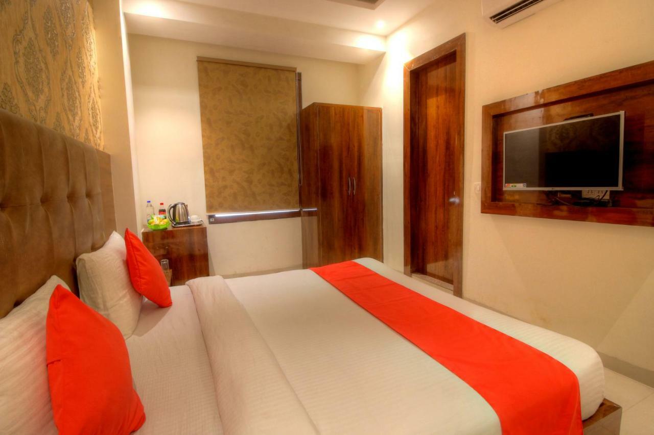 Hotel The Vegas Delhi Airport- A Boutique Hotel New Delhi Exterior photo