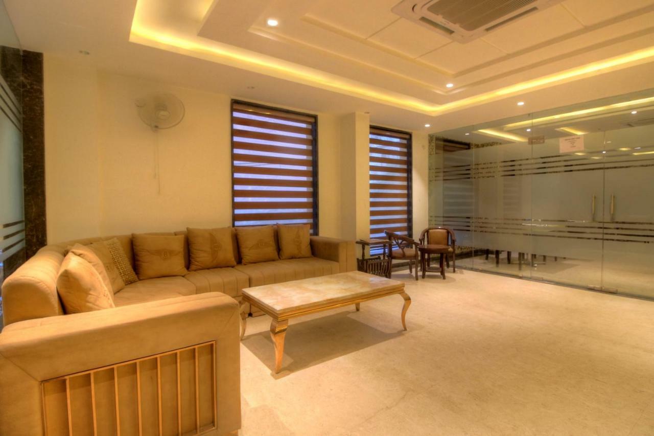 Hotel The Vegas Delhi Airport- A Boutique Hotel New Delhi Exterior photo