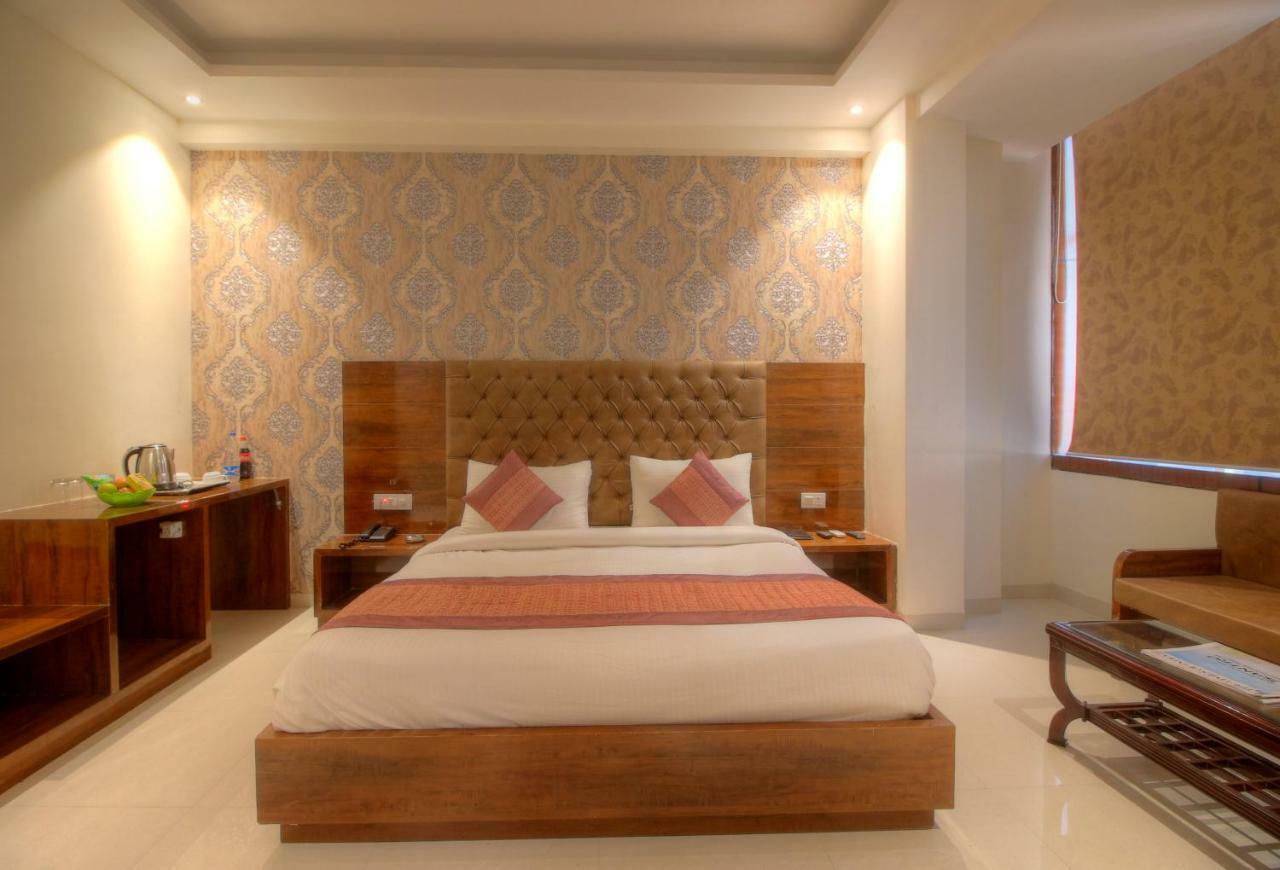 Hotel The Vegas Delhi Airport- A Boutique Hotel New Delhi Exterior photo
