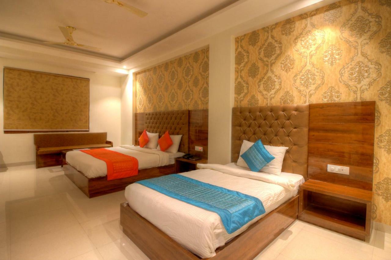 Hotel The Vegas Delhi Airport- A Boutique Hotel New Delhi Exterior photo